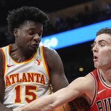 Capela (15) et les Hawks ont été battus par les Bulls samedi KEYSTONE/AP/John Bazemore